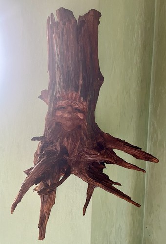Wurzelfigur handgeschnitzt