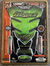 MOTOGRAFIX TT012G TANKPROTEKTOREN AUFKLEBER 3D GEL TANKPAD TIPLEFLAG J0058