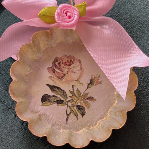 Metallschale mit rosenmotiv - mit,
