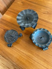 ?️ 3 Kerzenständer aus Gusseisen – rustikal, massiv, schwarz – Ø 8–12 cm