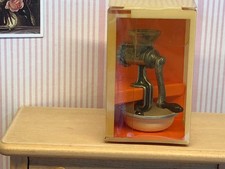 Bodo Hennig Fleischwolf mit