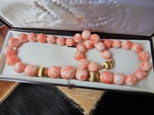 Halskette aus edler Engelshaut