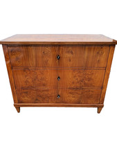 Biedermeierkommode in Ulme/Rüster um 1830