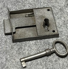 Antikes Eisen-Möbelschloss