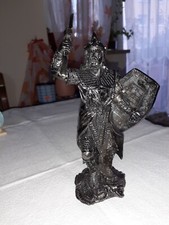 Wikinger Figur mit Axt und Rüstung - Dekofigur Krieger Nordmann - Mayer  Deko