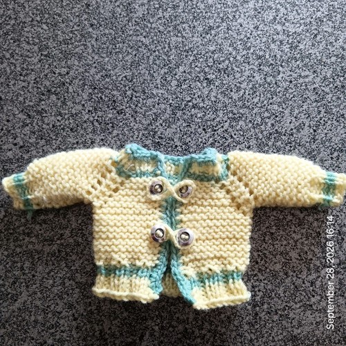 Puppenjacke handgestrickt aus
