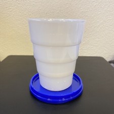 Klappbecher aus Kunststoff