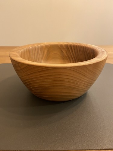 Holzschale gedrechselt aus