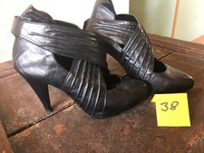 High Heel sexy Pumps Plateau mit Riemen schwarz Gr 38 Party Sammler getragen