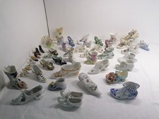 Alte Sammlung mit 45 Porzellan