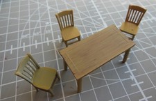 Holzesstisch mit 4 dazu