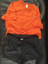 2 Teile: schwarze Hose von H&M und orangenes T-Shirt von Decathlon , Gr. 40,