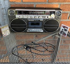 Sharp 454 ghettoblaster - sharp, /