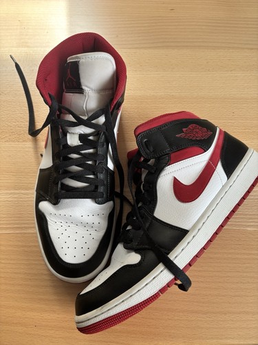 Nike air jordan mid - air,