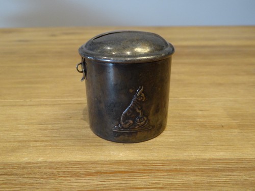 Alte spardose mit hasenmotiv - alte,