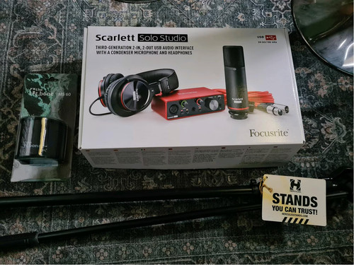 Focusrite scarlett solo studio - scarlett,