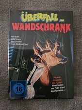Überfall im Wandschrank -