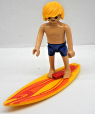 Surfer mit Surfbrett ++ Summer