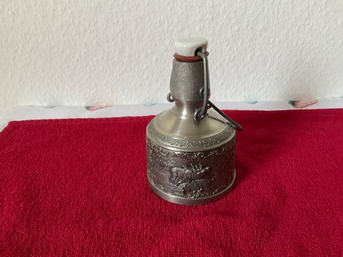 Runde zinnflasche mit - runde,