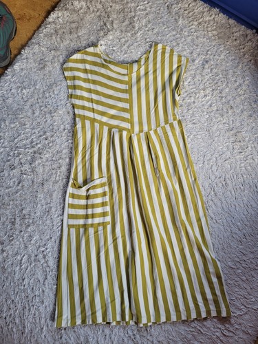 Grün weiss gestreiftes - , kleid