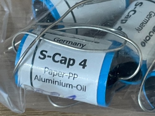 Vier rike cap alu - -, pio