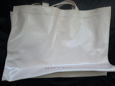 Mary Kay Handtasche, Lack