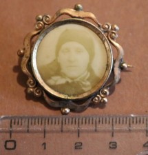 tolle alte Foto-Brosche - mit