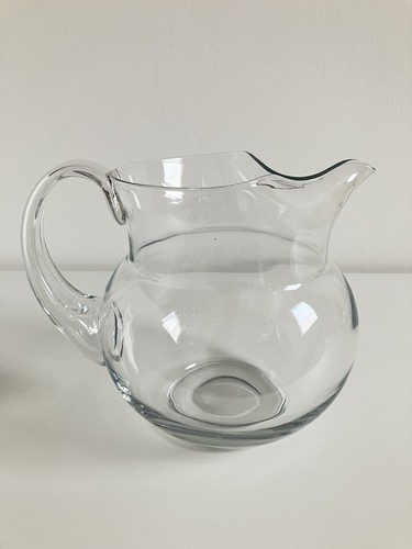 Großer krug aus glas - glas, bauchige