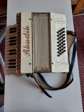 Sehr altes Piano  Akkordeon