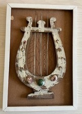 Herbert Zangs "Lyra" bemaltes Objekt