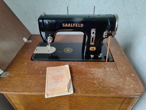 Schranknähmaschine von