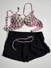 Badeshorts + Oberteil, Größe XS + 75A, Schwarz mit Muster, Neu und gebraucht 
