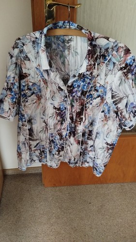 Bluse weiß mit blauen - 40,