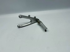 Yamaha R1 4C8 Links Fußrastenanlage Left Riders footrest hanger (10) 07'