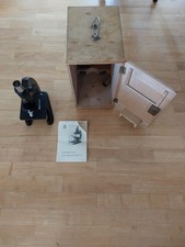 Mikroskop mit zusätzlichem Okular