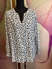 BPC Damenbluse / Tunika Gr. 42/44 weiß/ grau Farben neu