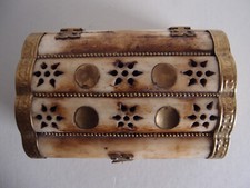 Schmuckkästchen aus Knochen mit Messing-Beschlägen, Handarbeit, Indien