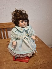 Kleines Sammler Püppchen  Kim Und Alter Puppenständer Holz  Preh 