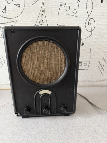 Antikes röhrenradio aus - röhrenradio, 1937