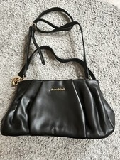 Schwarze Baguette-Handtasche von Marina Galanti mit goldenen Akzenten