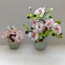 Zwei Stück Jade Glaskunst /