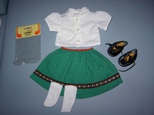 Konvolut alte Puppenkleidung