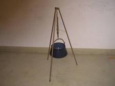 Dreibein aus Edelstahl Kette Haken und hochwertiger Topf mit Keramikbeschichtung