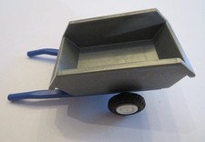 ? Playmobil ~ Schubkarre / Mistkarre ~ grau-blau?