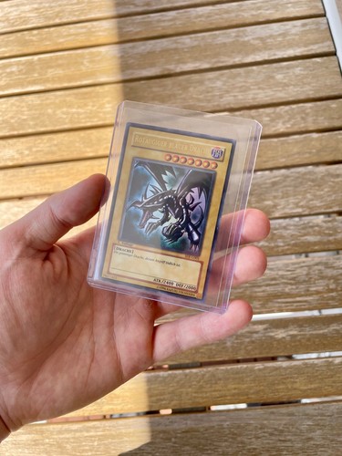 Rotäugiger blauer - yu-gi-oh!,
