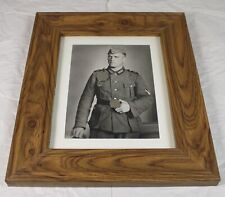 B9/ altes Soldaten Foto im Echtholz Bilderrahmen - aussen ca. 39,5x33,5 cm. /331