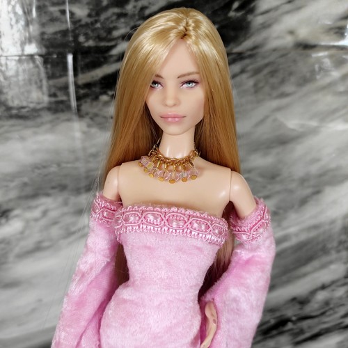 Barbie natalia ooak repaint - barbie,