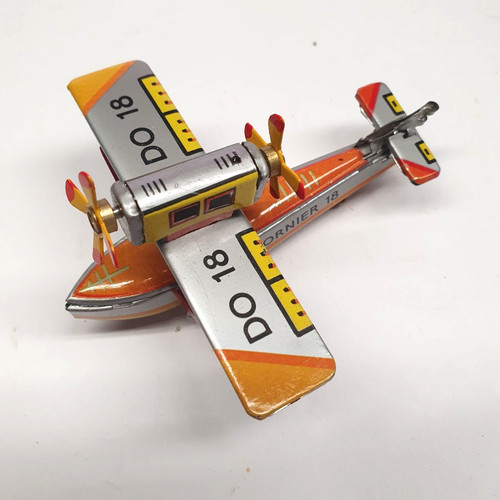 Weißblech-Modellflugzeug
