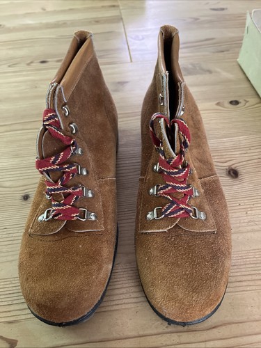 Wanderschnürstiefel