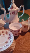 Royal Albert Sweet Violet Bone